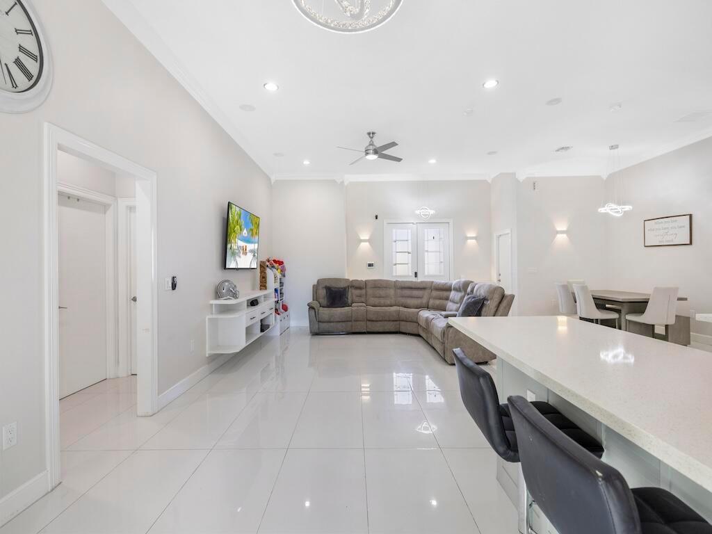 914 SW Mccracken Avenue