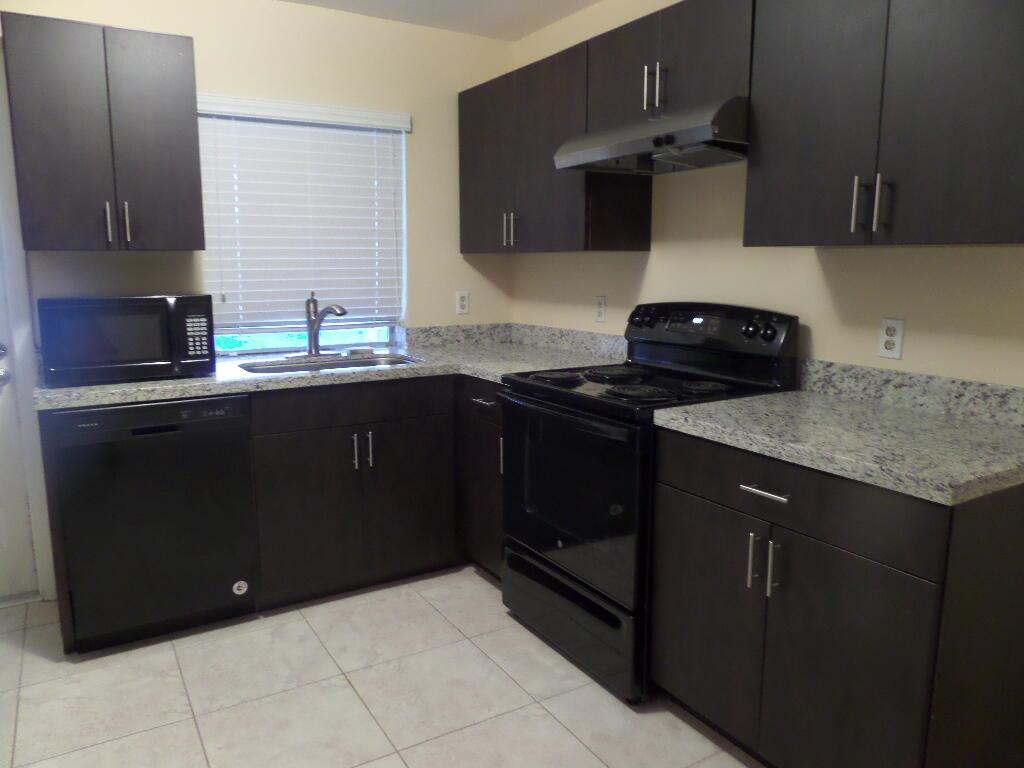 9145 E Highland Pines Boulevard