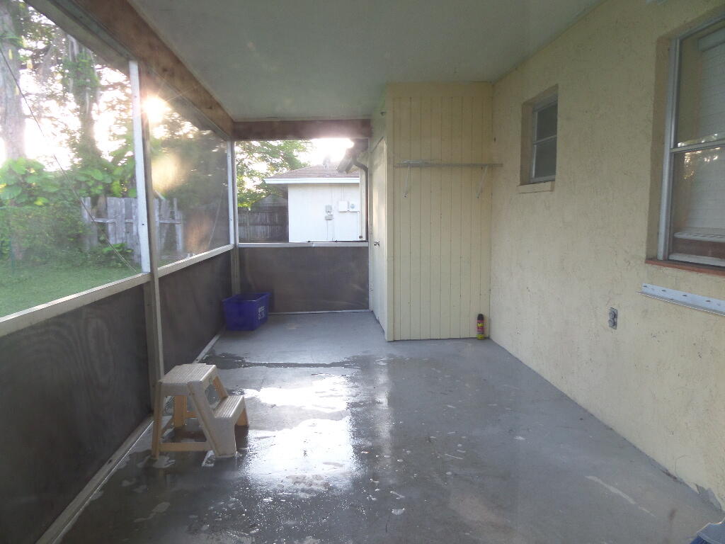 9145 E Highland Pines Boulevard