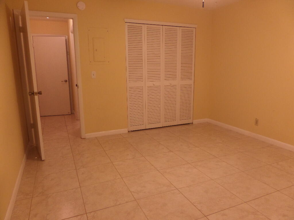 9145 E Highland Pines Boulevard