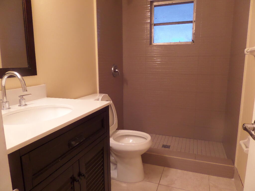 9145 E Highland Pines Boulevard