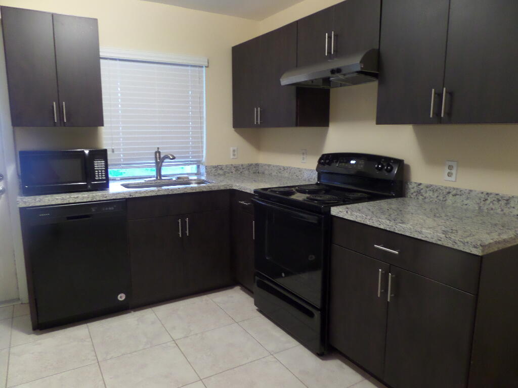 9145 E Highland Pines Boulevard