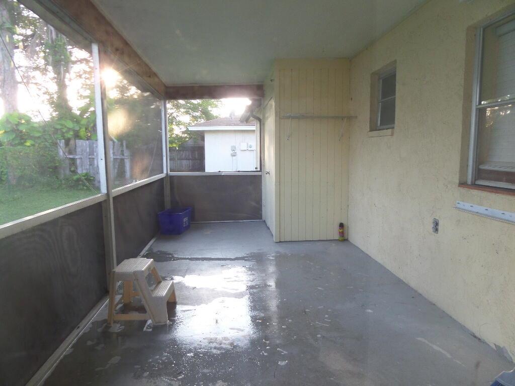 9145 E Highland Pines Boulevard