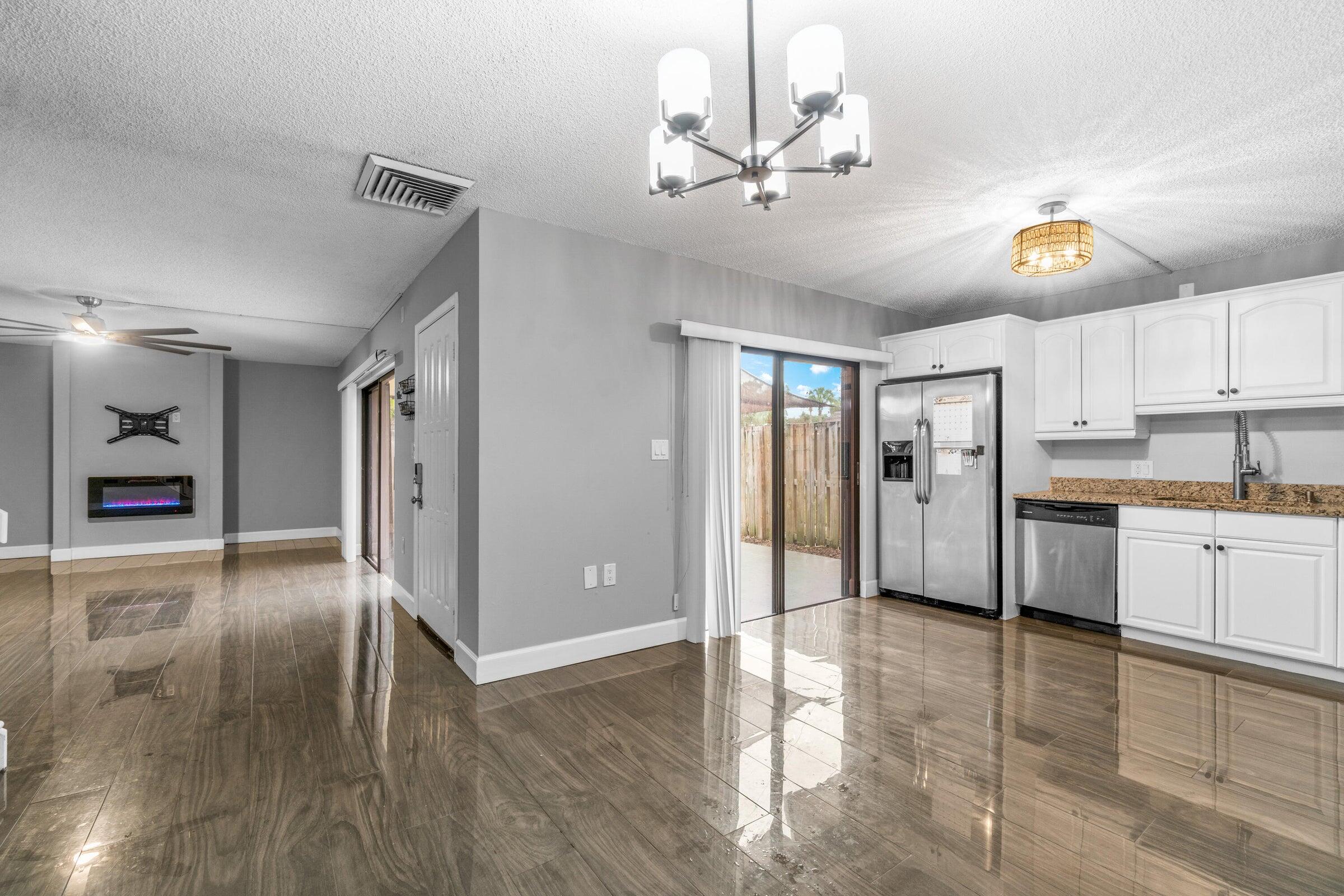 1015 10th Court