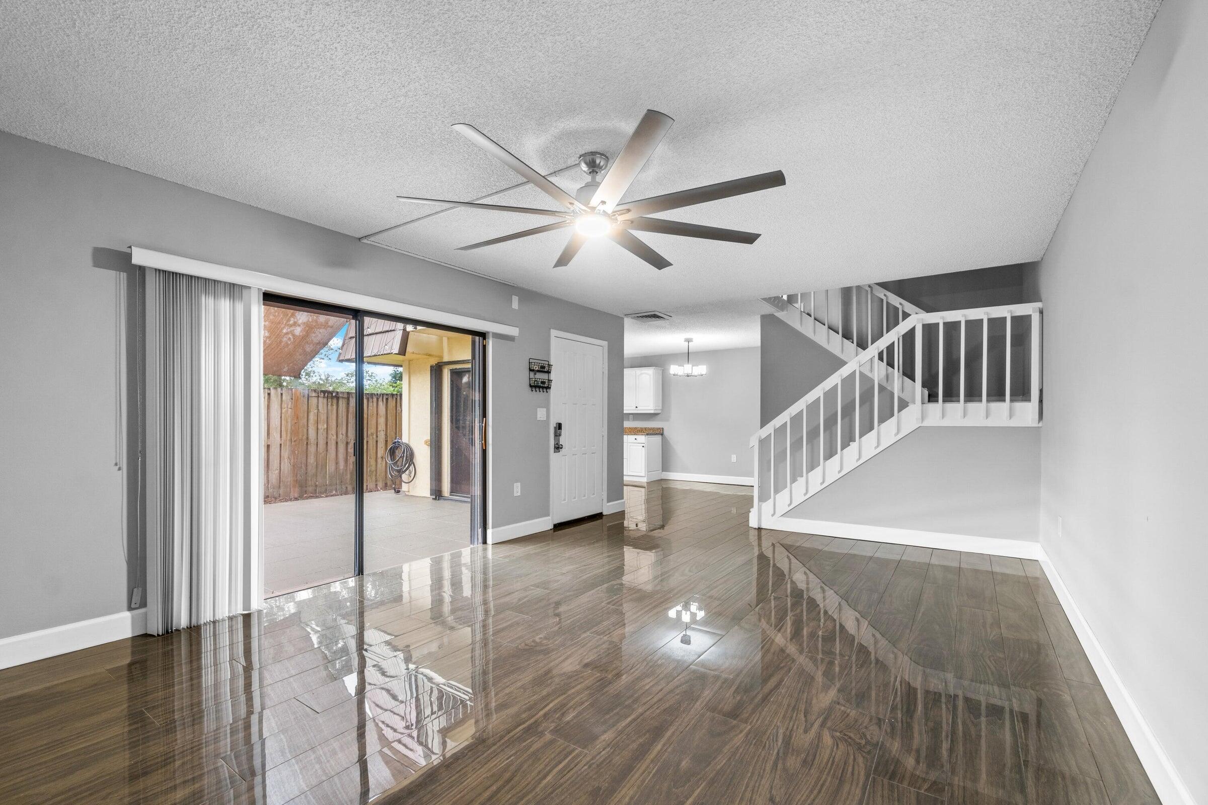 1015 10th Court