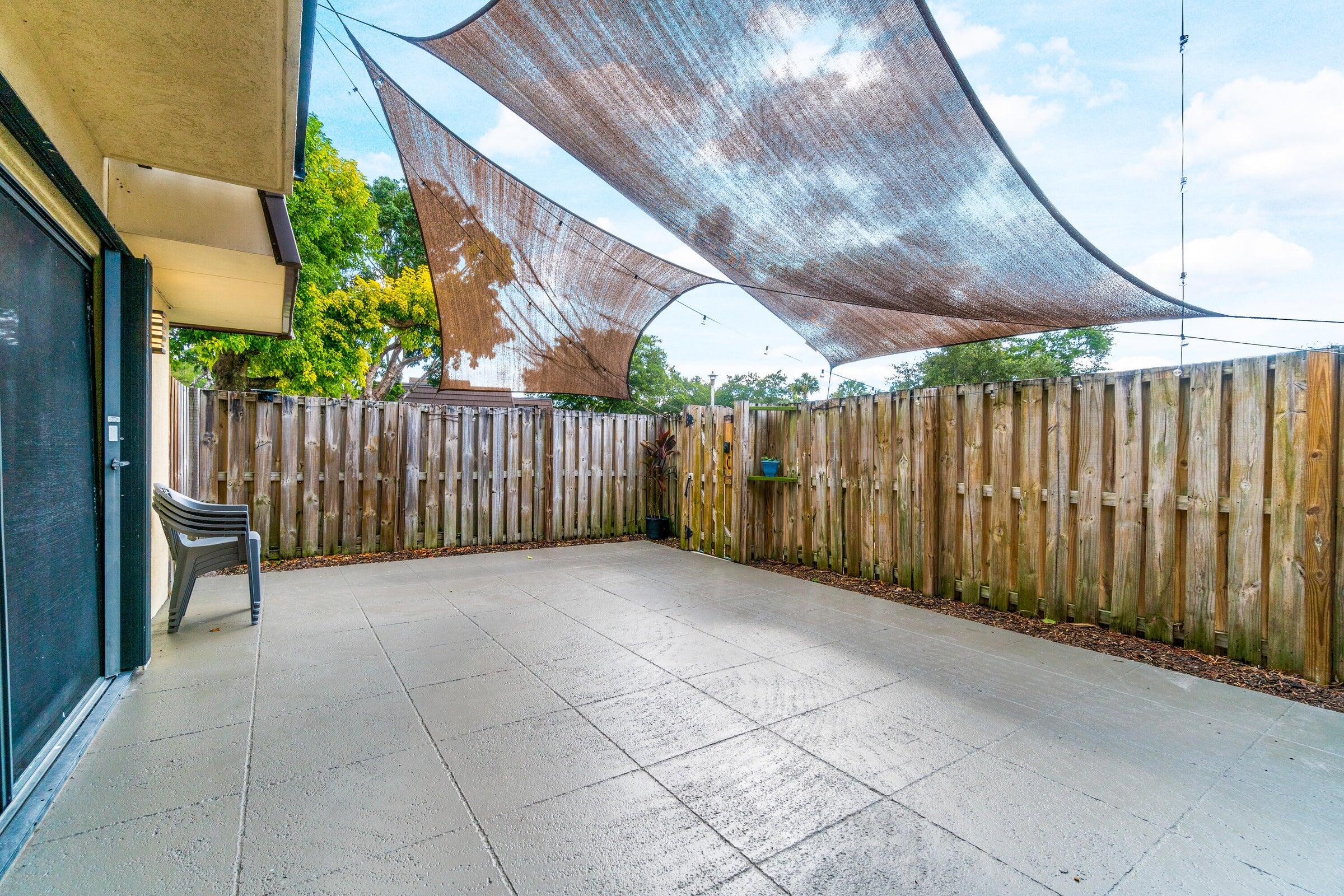 1015 10th Court