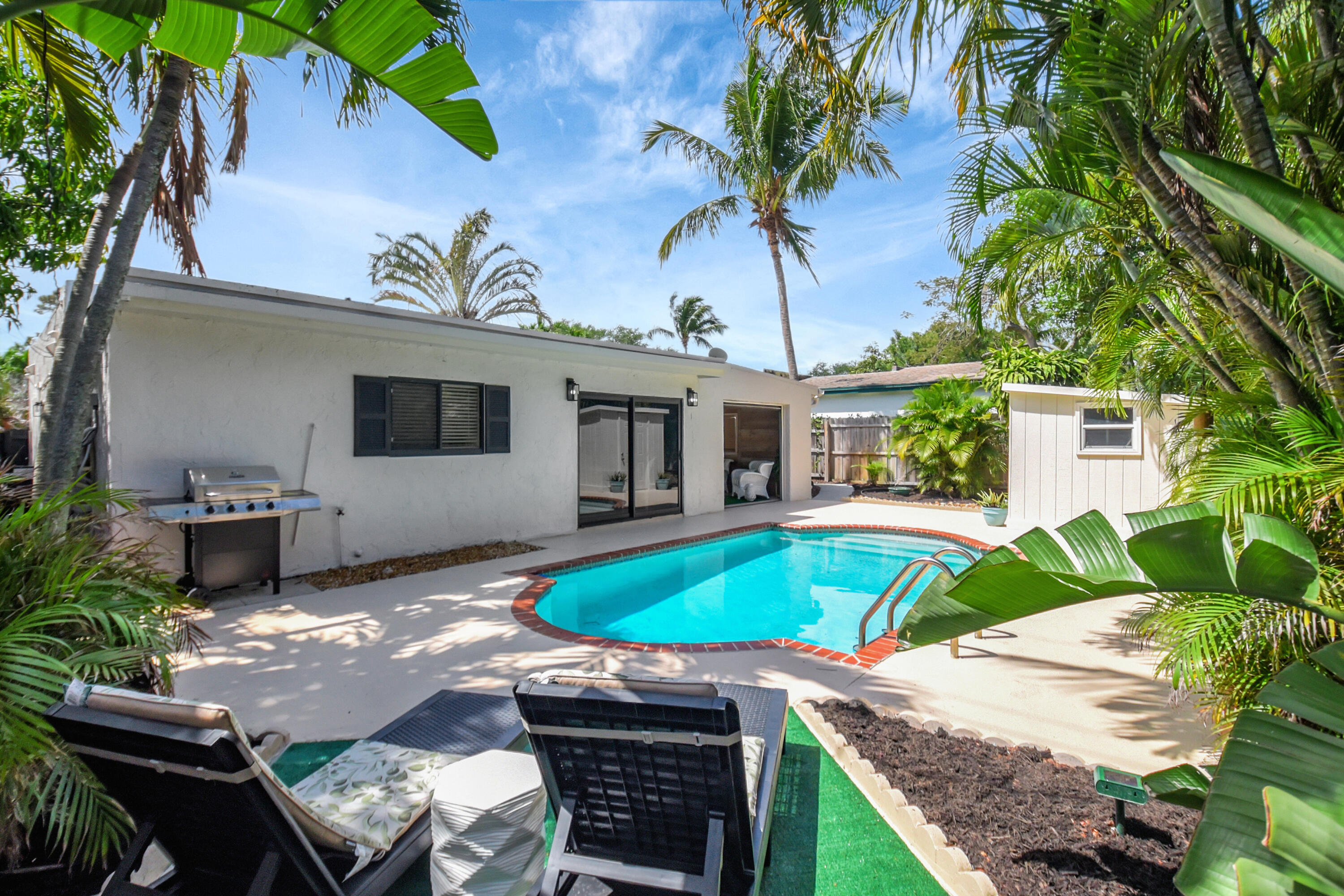 705 Colonial Road
