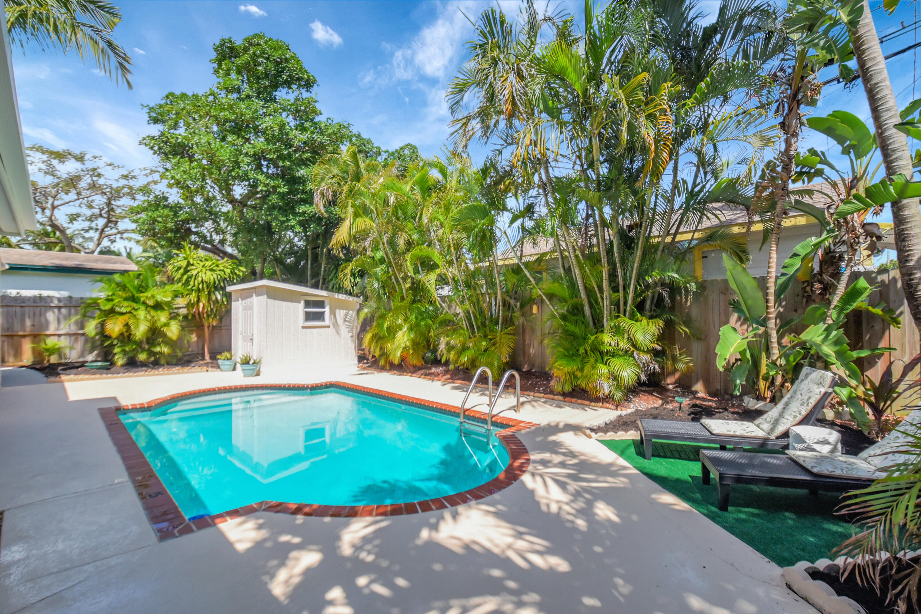 705 Colonial Road
