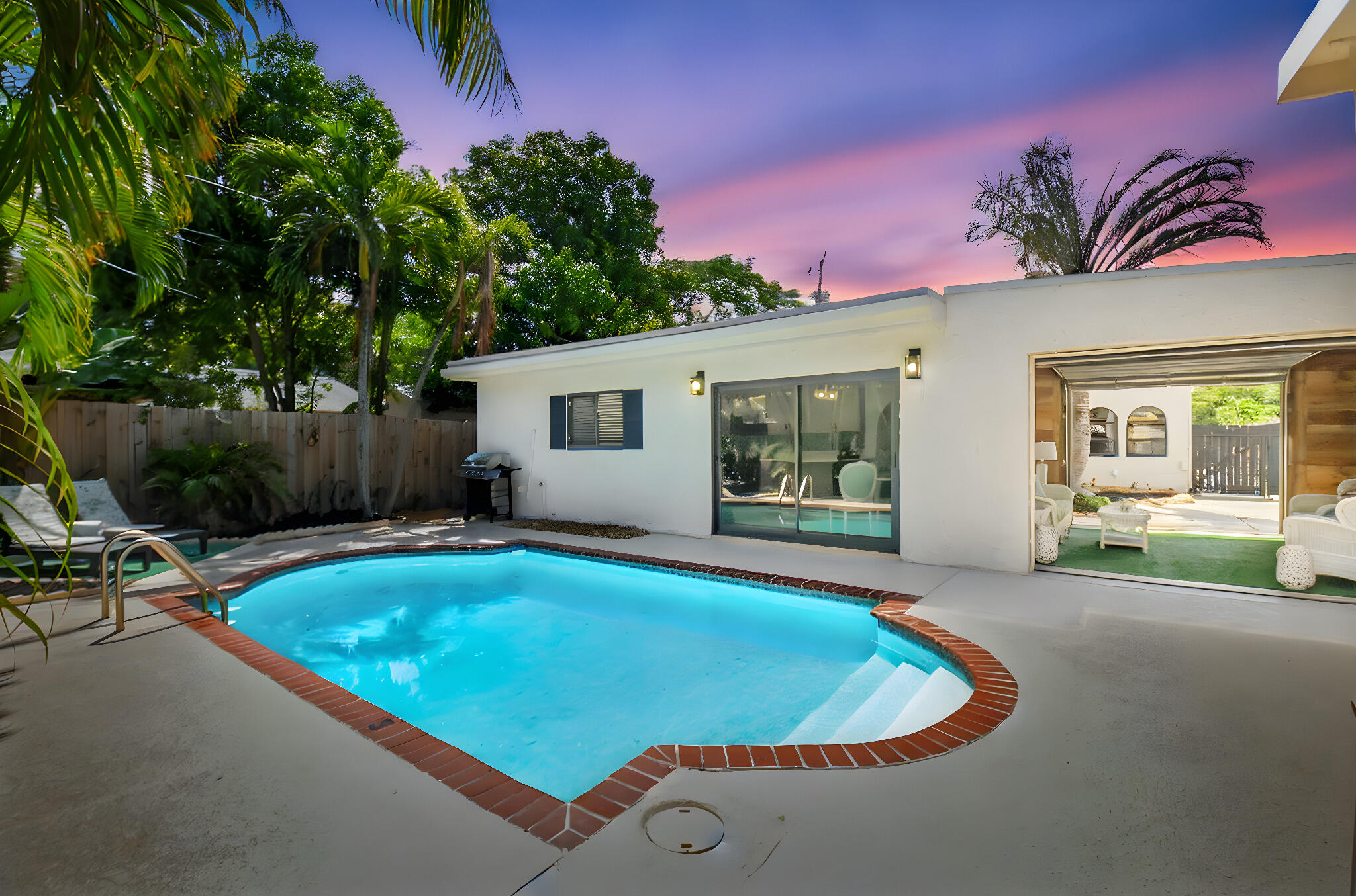 705 Colonial Road