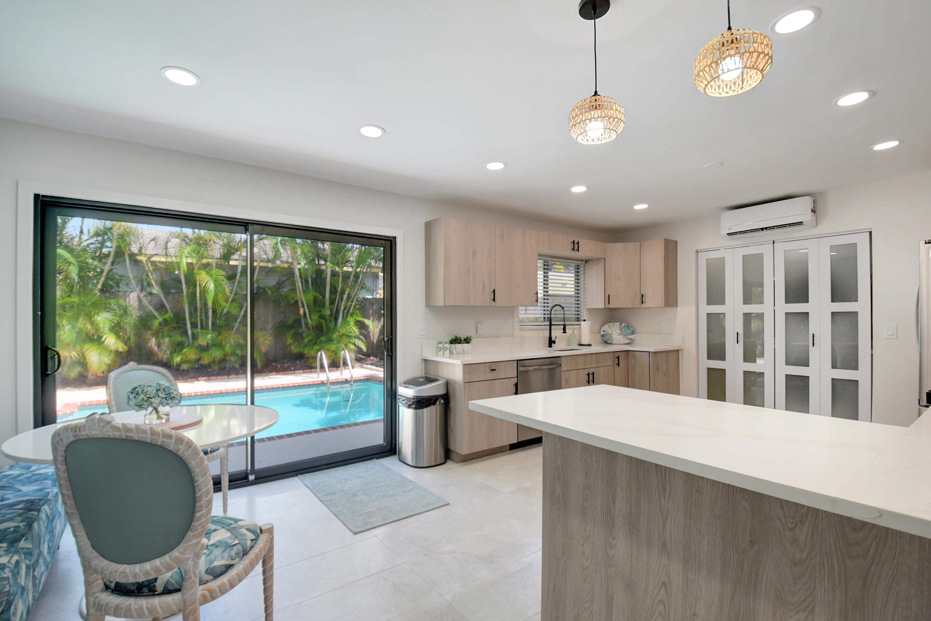 705 Colonial Road