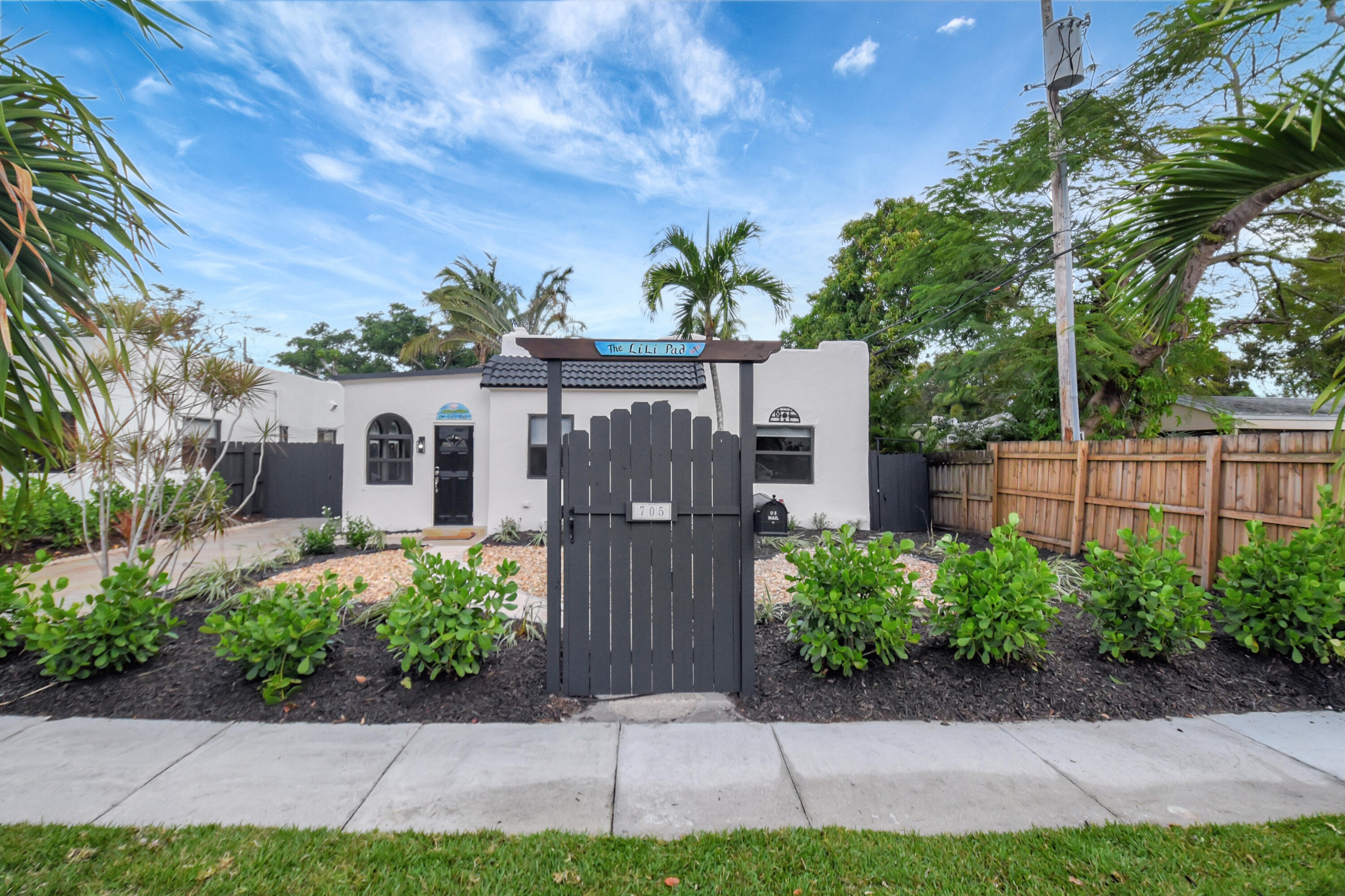 705 Colonial Road