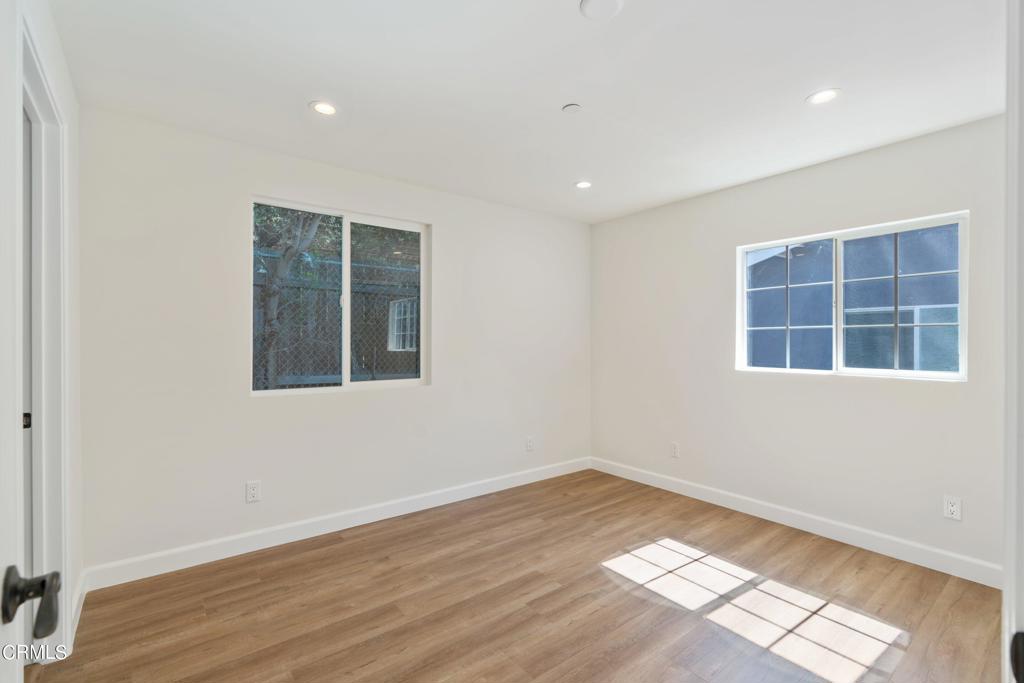5423 1/2 Ash Street