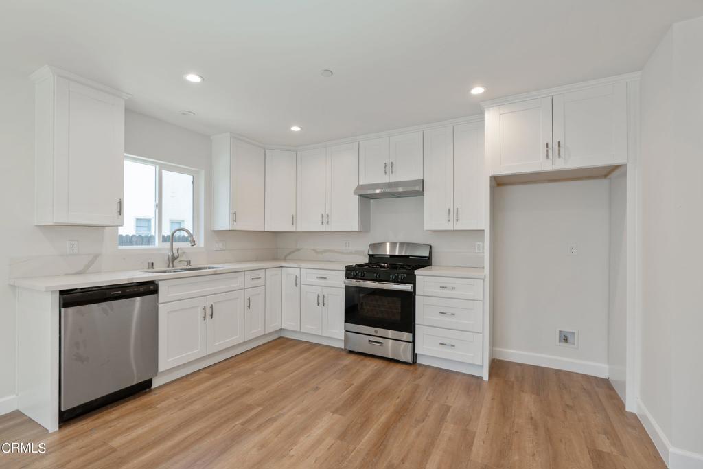 5423 1/2 Ash Street