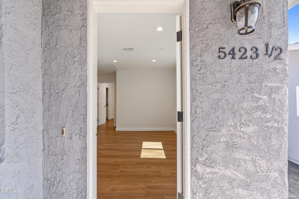 5423 1/2 Ash Street