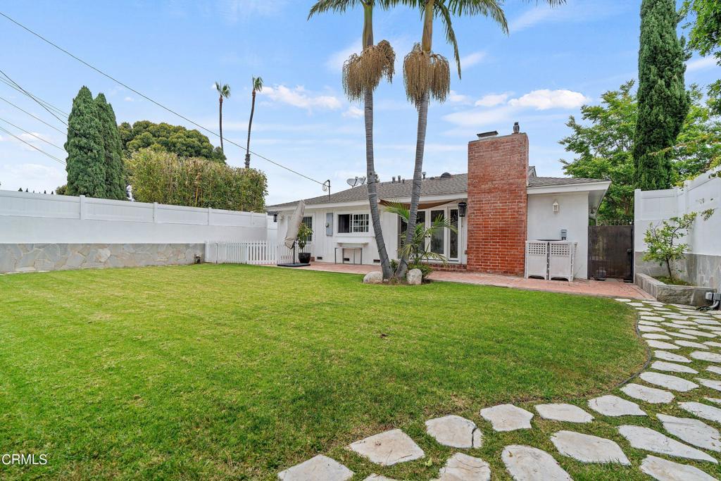 3311 S Bentley Avenue