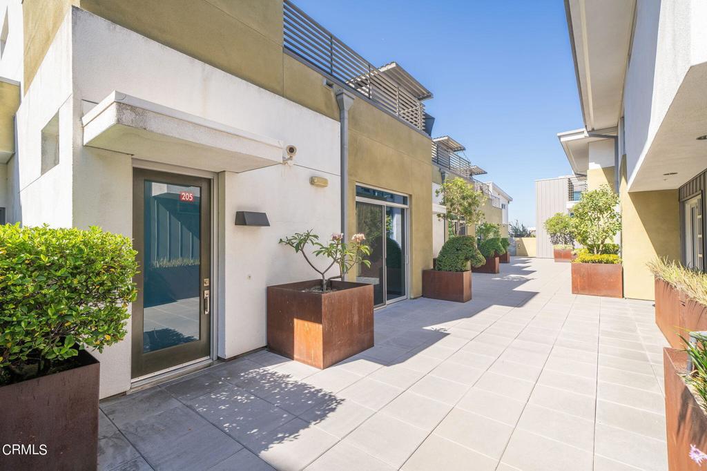 1457 Colorado Boulevard 205
