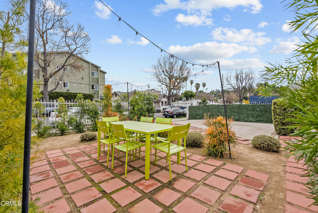 1517 N Ave 46