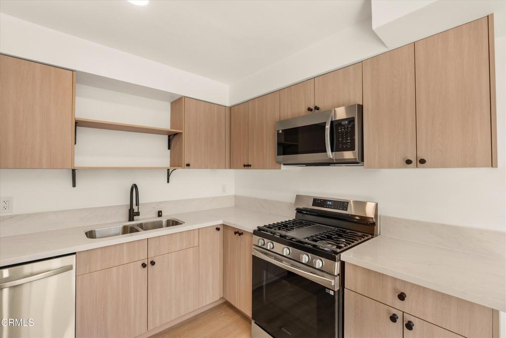 624 Silver Lake Blvd 2