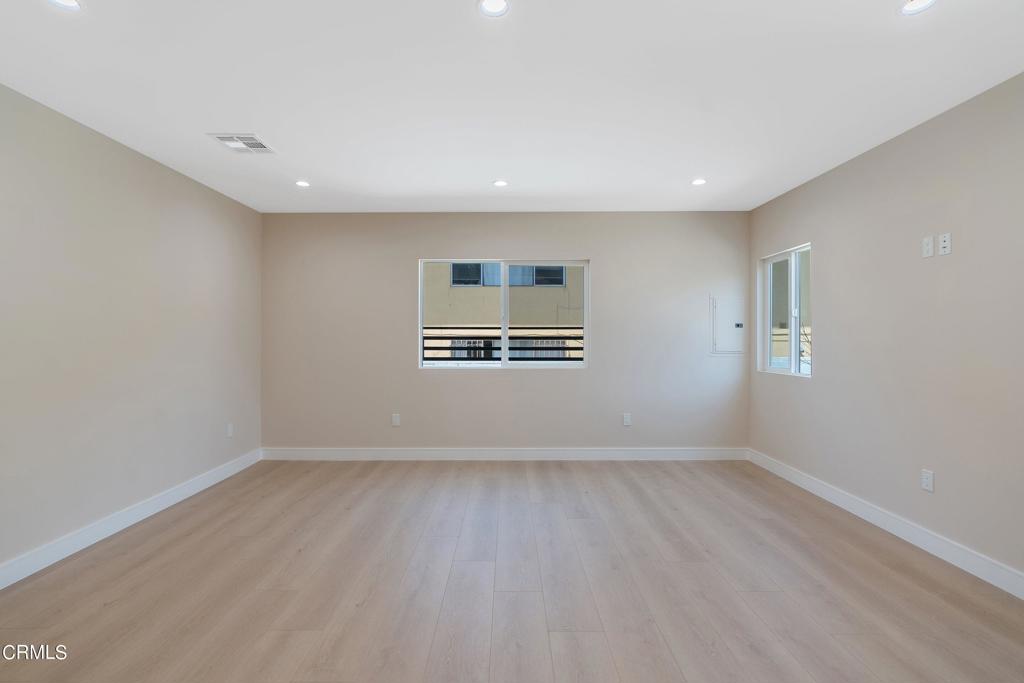 1206 Tamarind Avenue