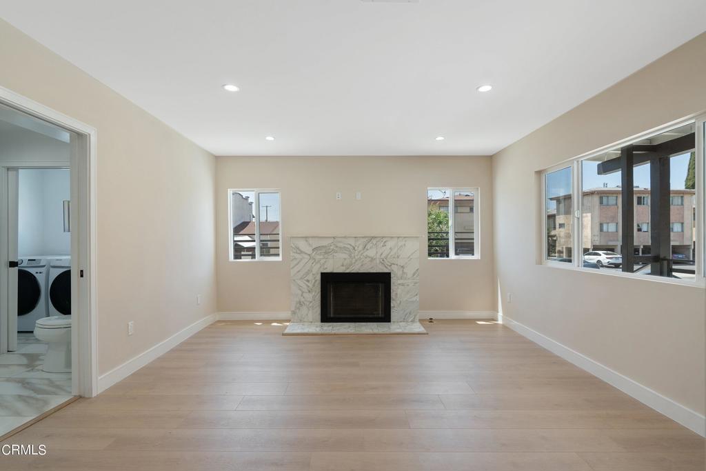 1206 Tamarind Avenue