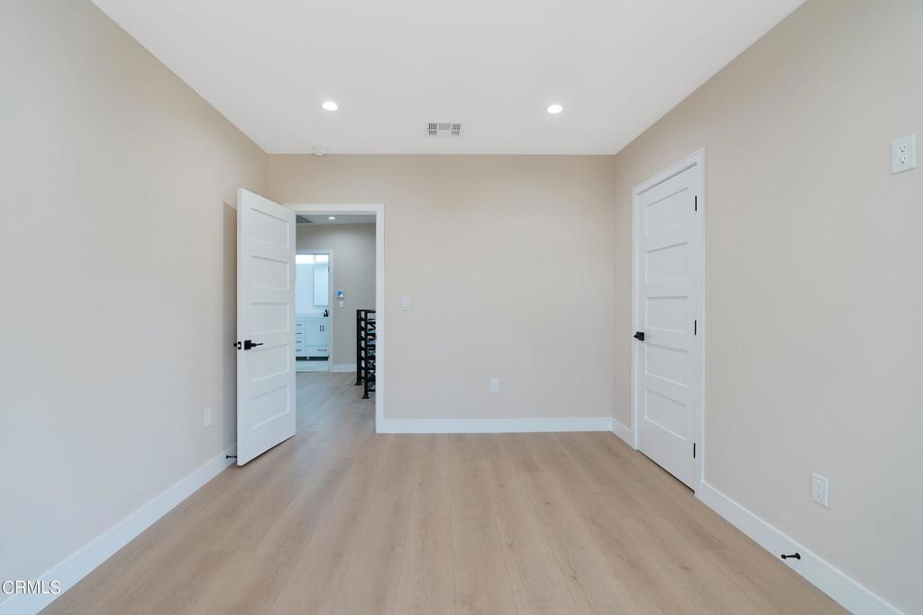 1206 Tamarind Avenue