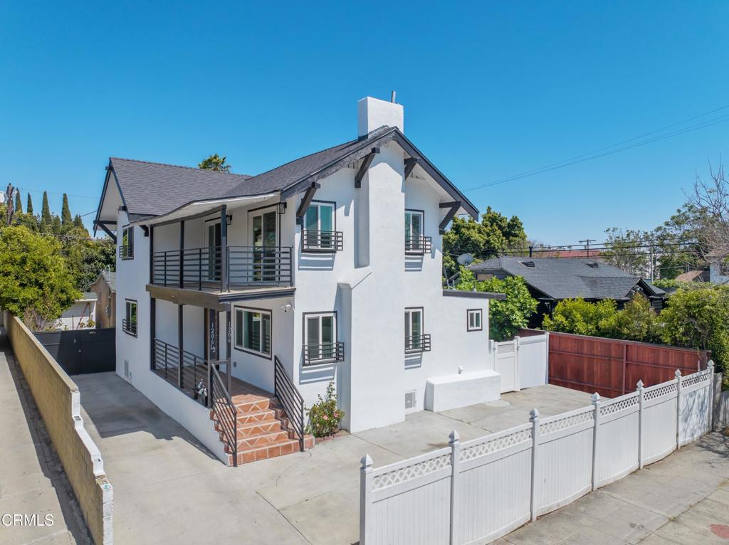 1206 Tamarind Avenue