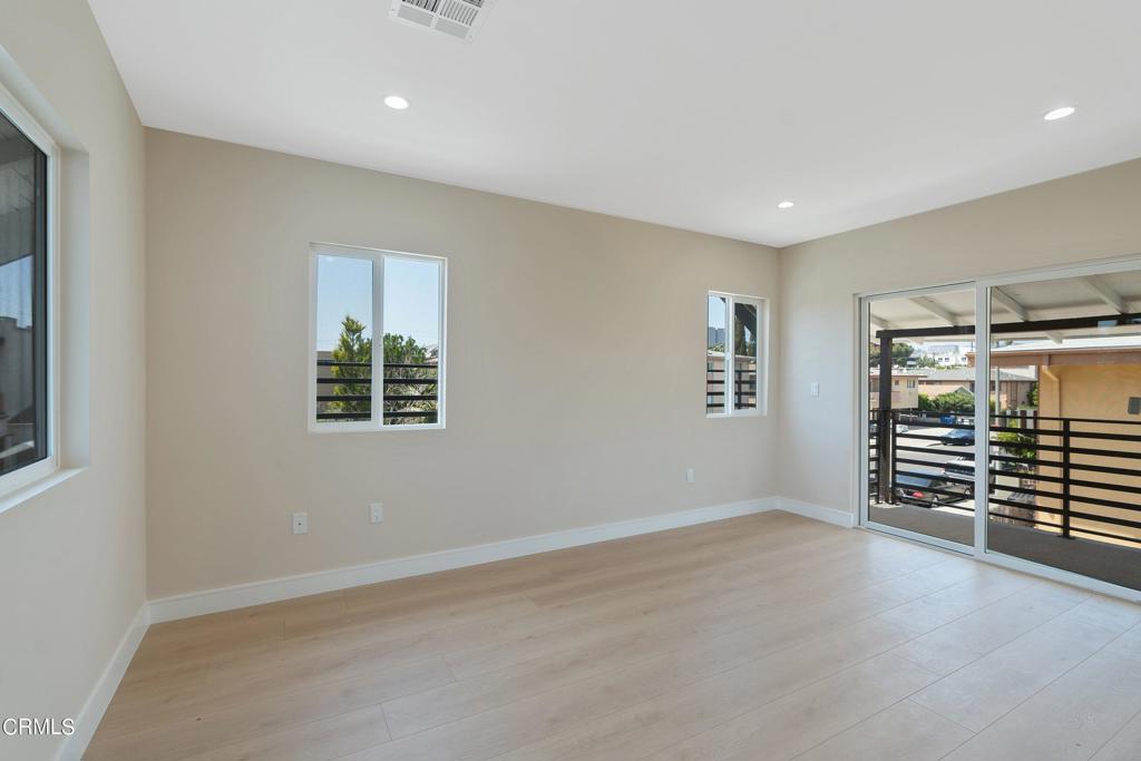 1206 Tamarind Avenue