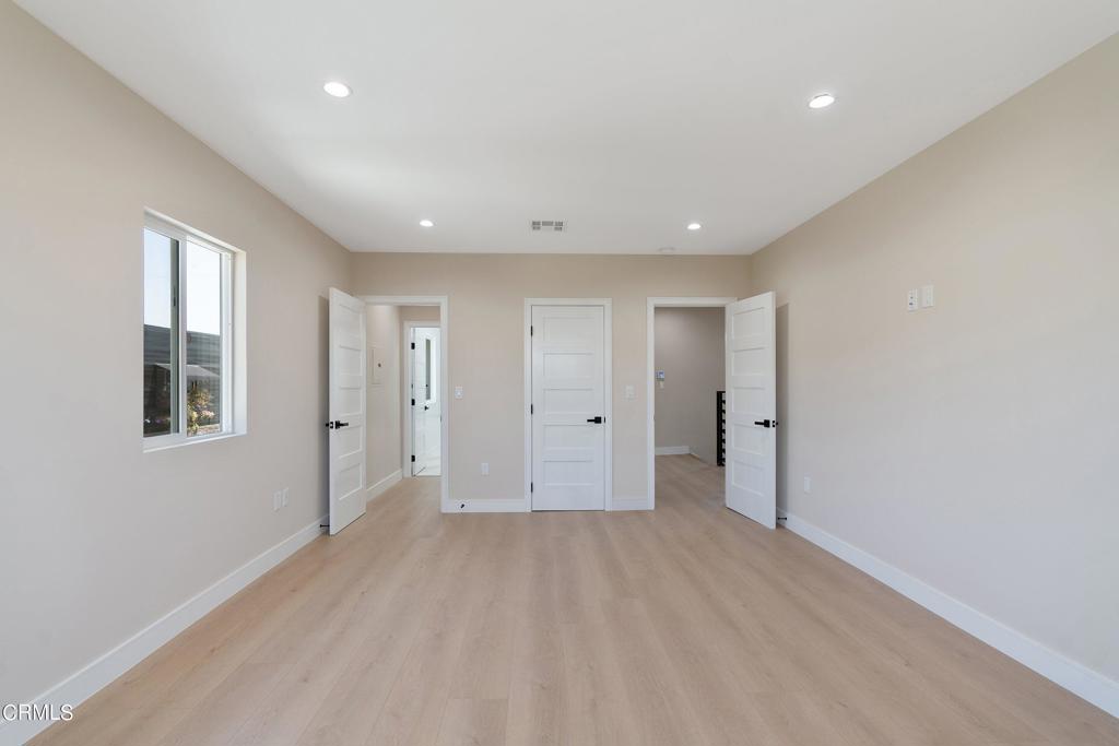 1206 Tamarind Avenue