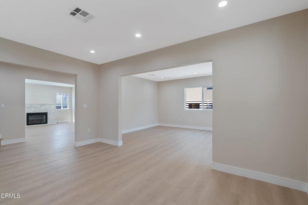 1206 Tamarind Avenue