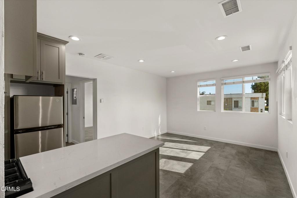 2664 S La Brea Avenue 1/2