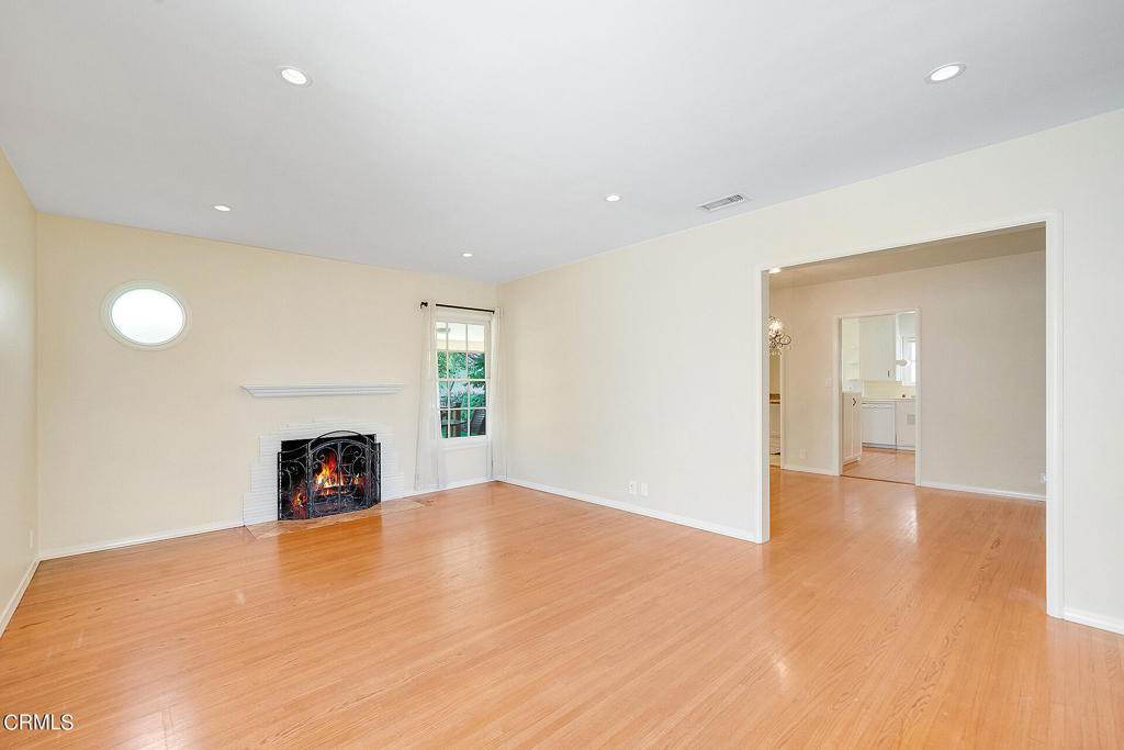 560 N Sierra Madre Boulevard