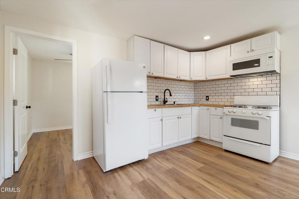 824 Laveta Terrace