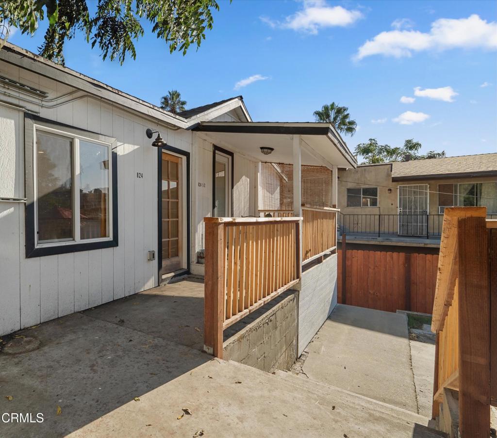 824 Laveta Terrace