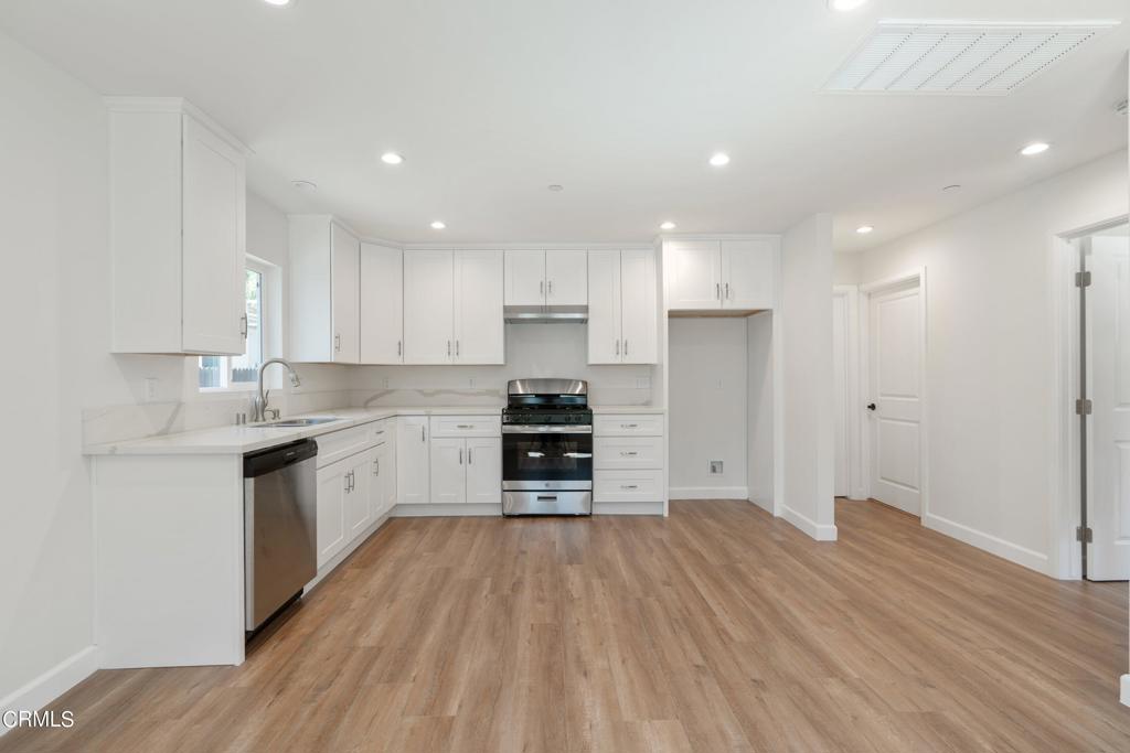5423 1/2 Ash Street