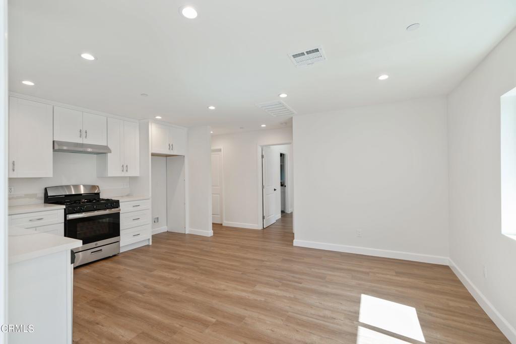 5423 1/2 Ash Street