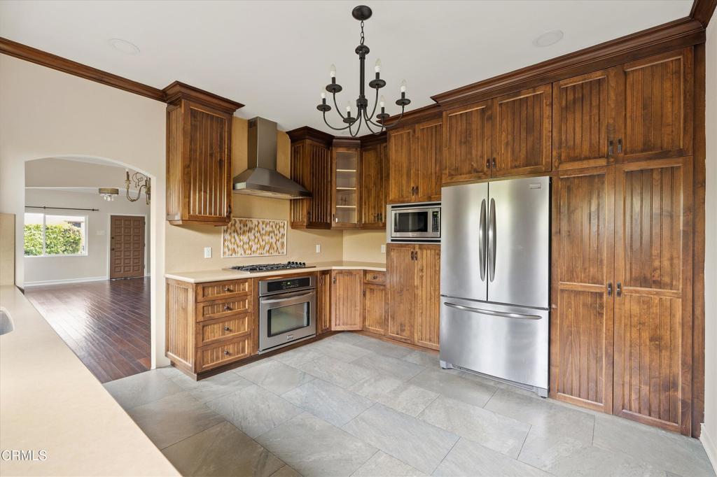 1209 N Kingsley Drive
