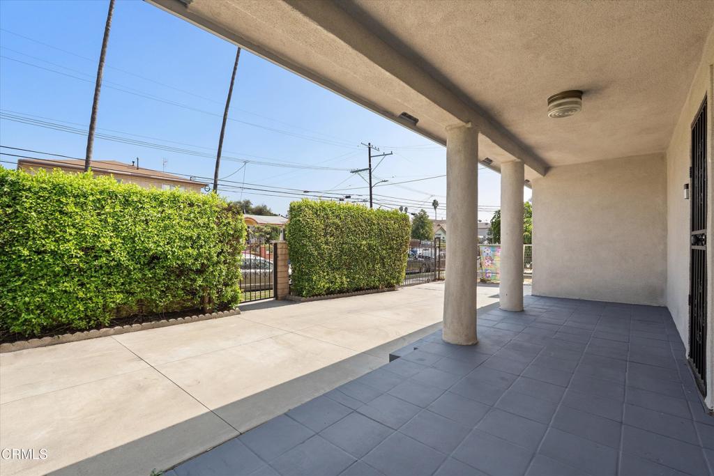 1209 N Kingsley Drive