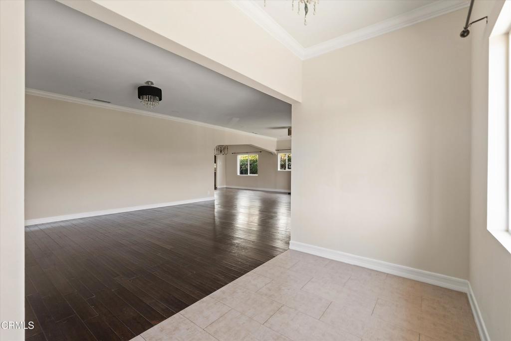 1209 N Kingsley Drive