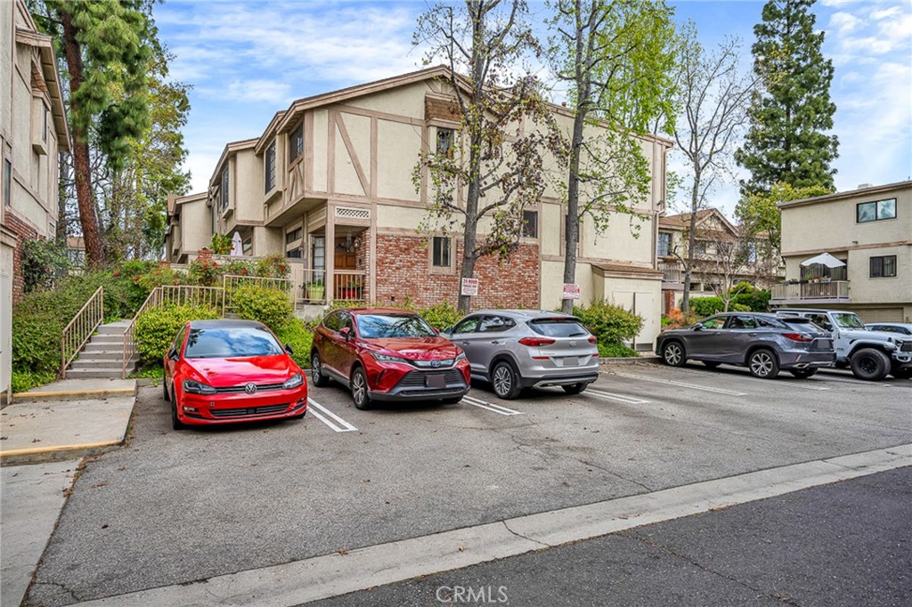 7100 Balboa Boulevard 409