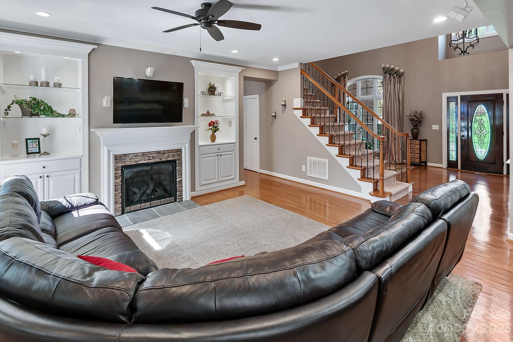 4264 Silver Eagle Court