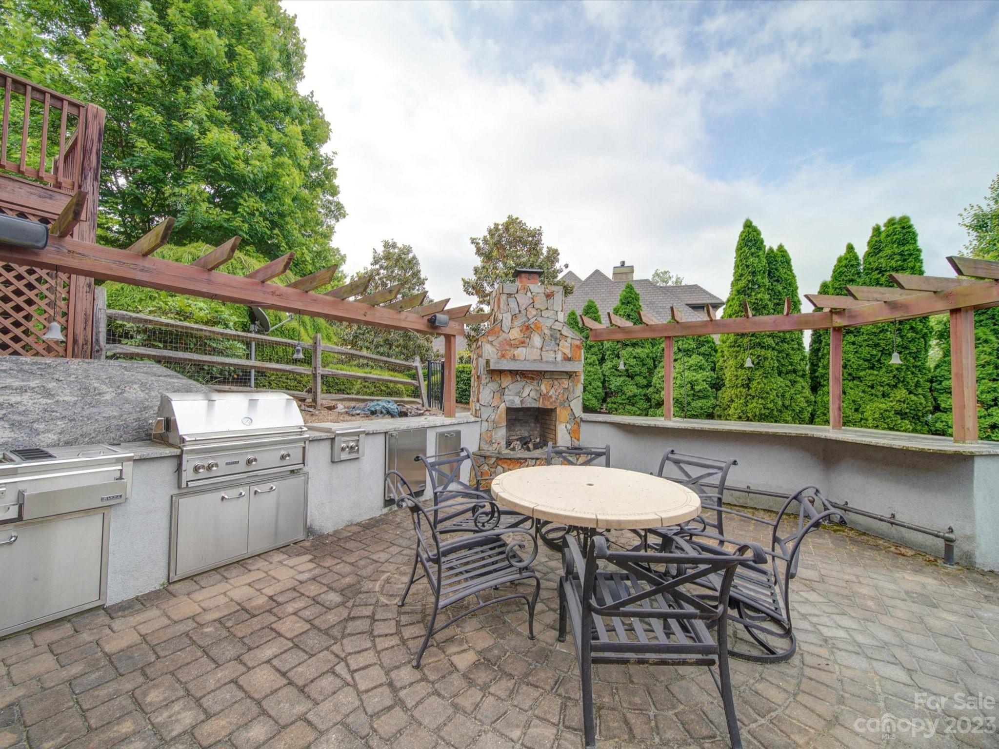 118 Norcross Lane