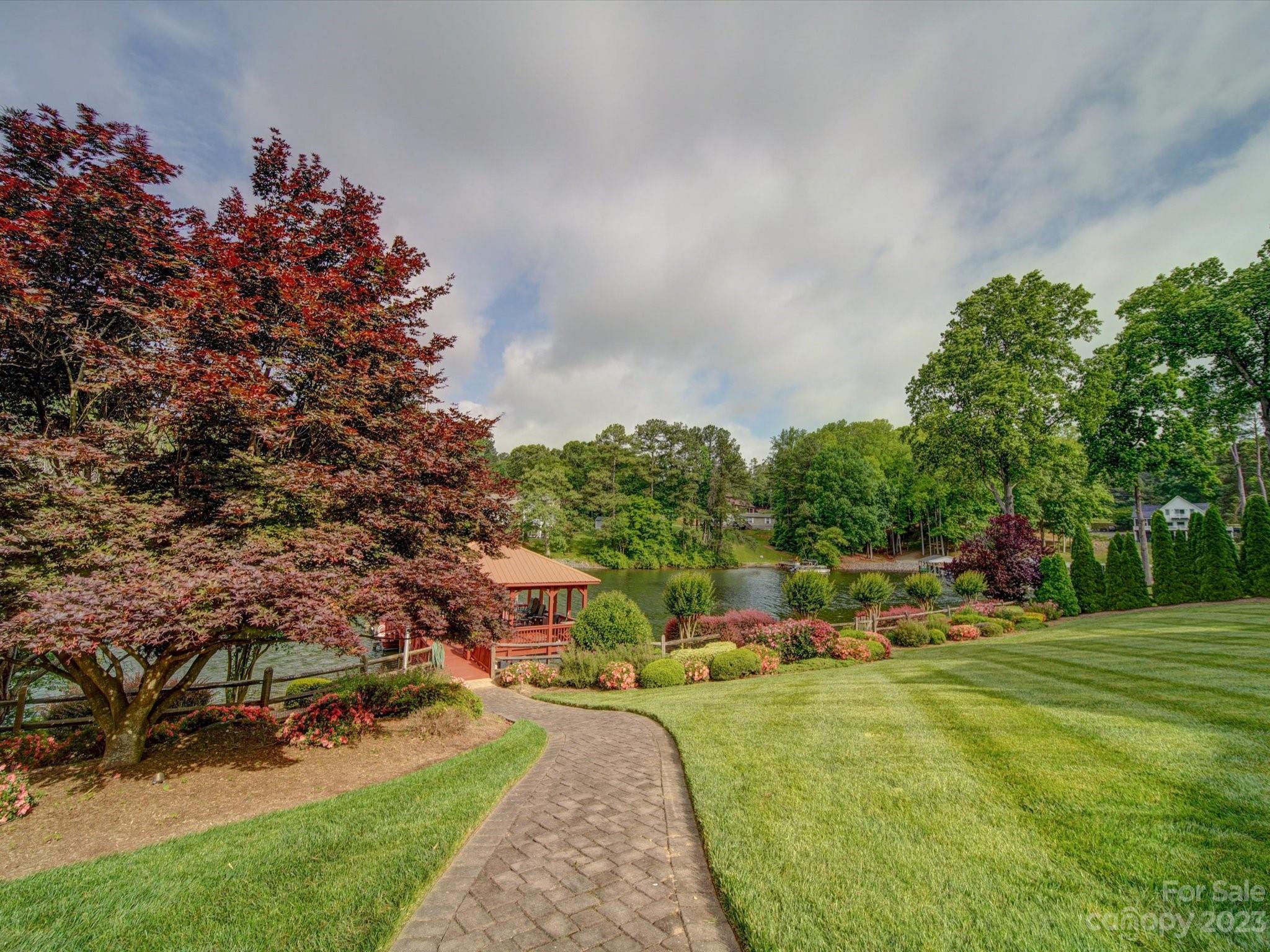 118 Norcross Lane