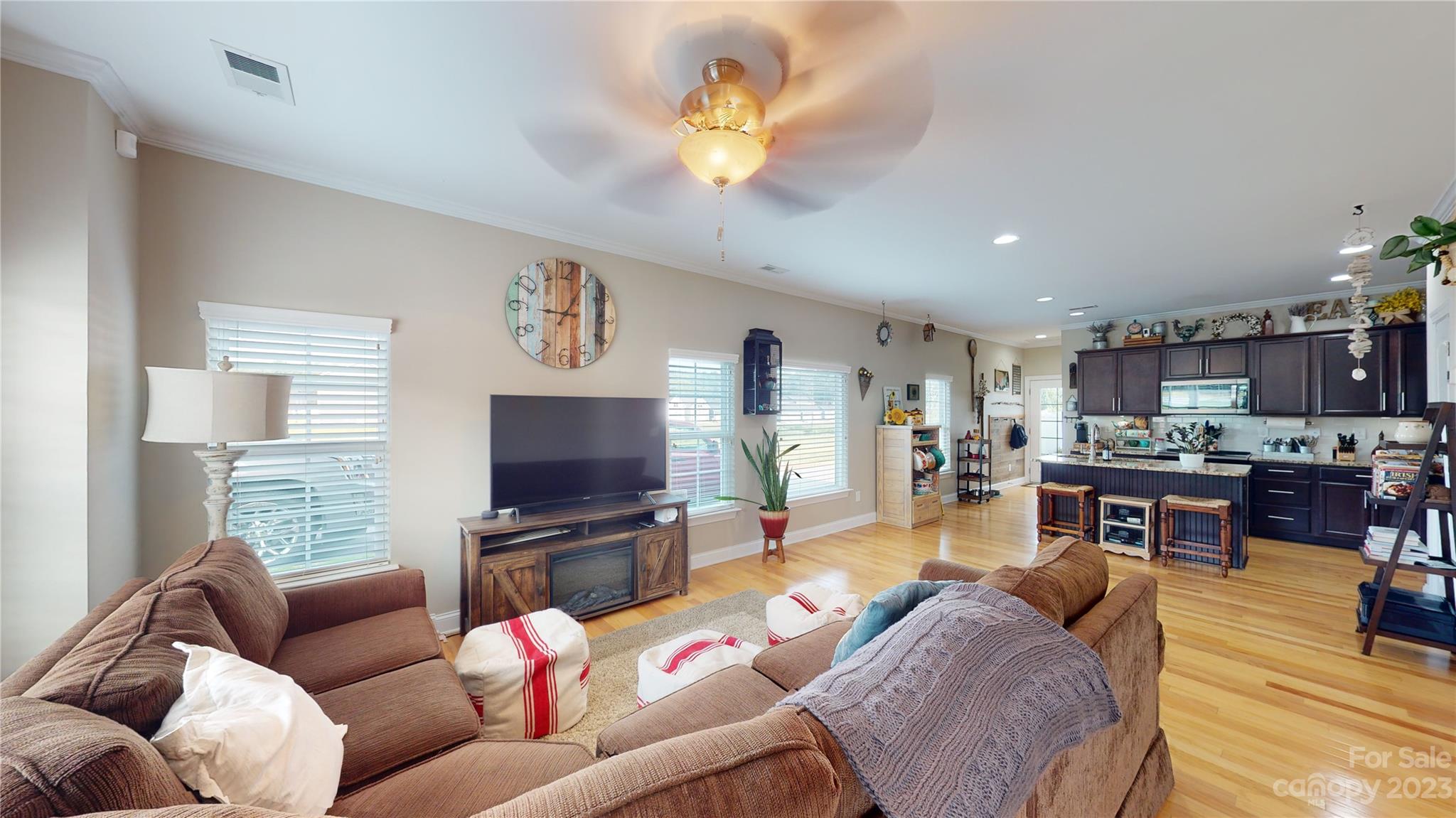 2503 Gallery Drive