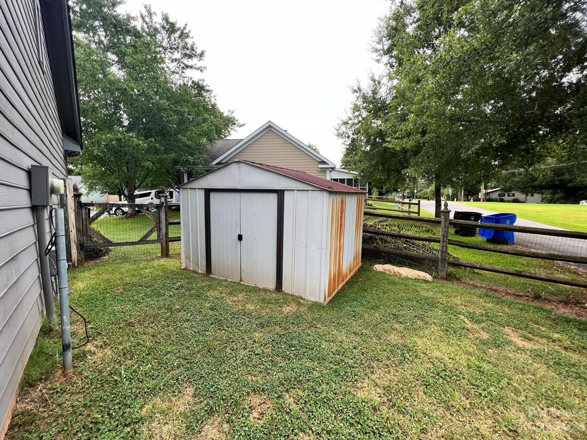 142 Green Dragon Court