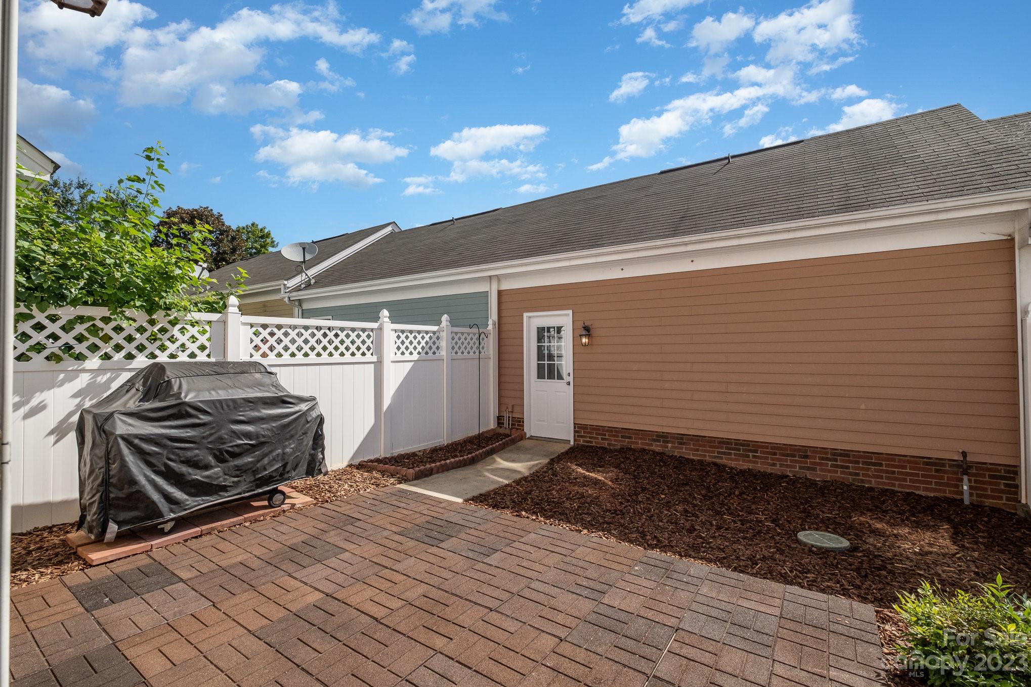 815 Cattaloochee Lane