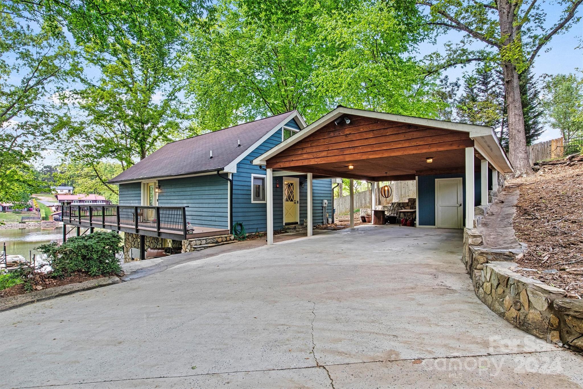 6892 Shade Tree Lane