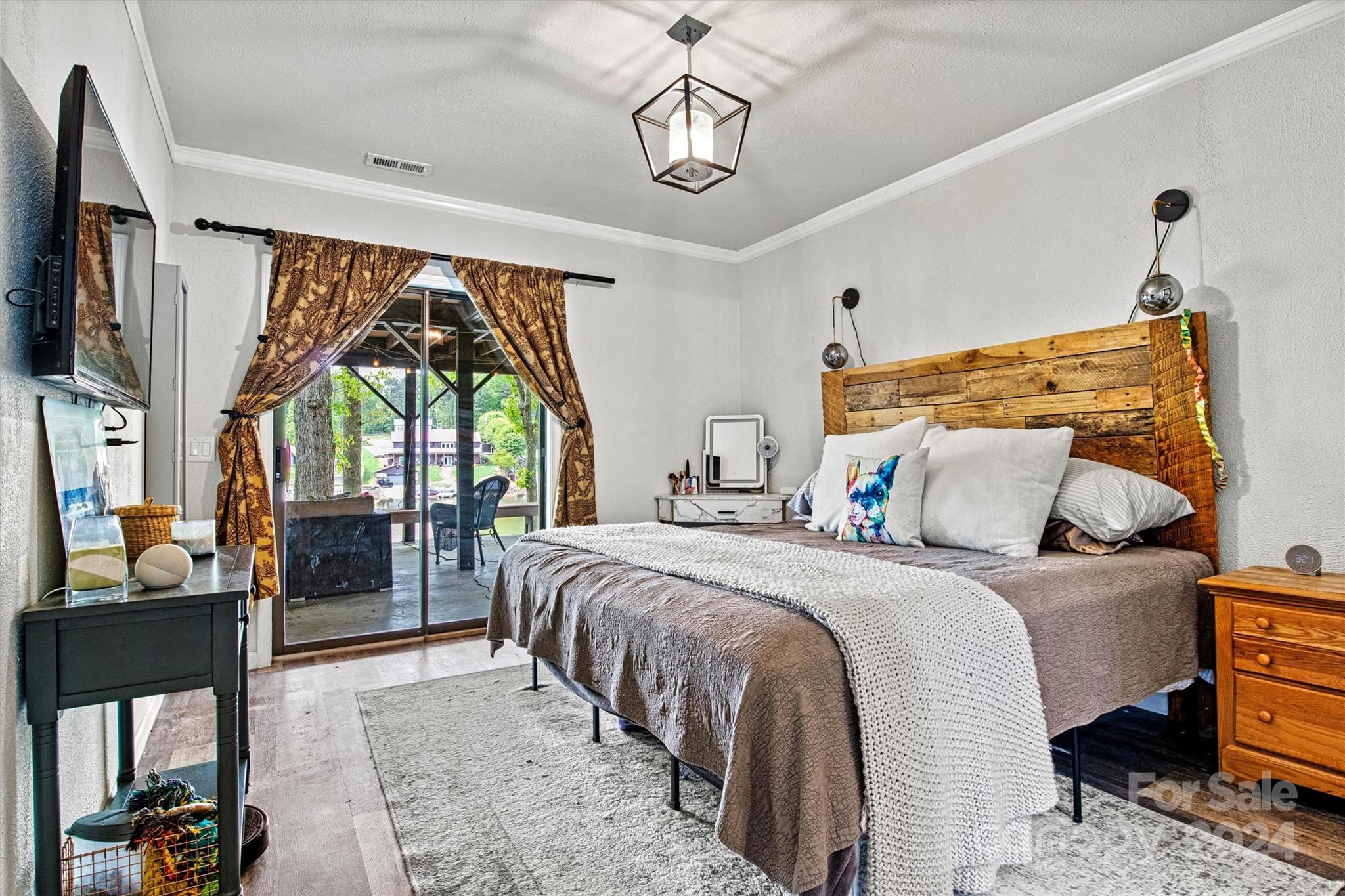 6892 Shade Tree Lane