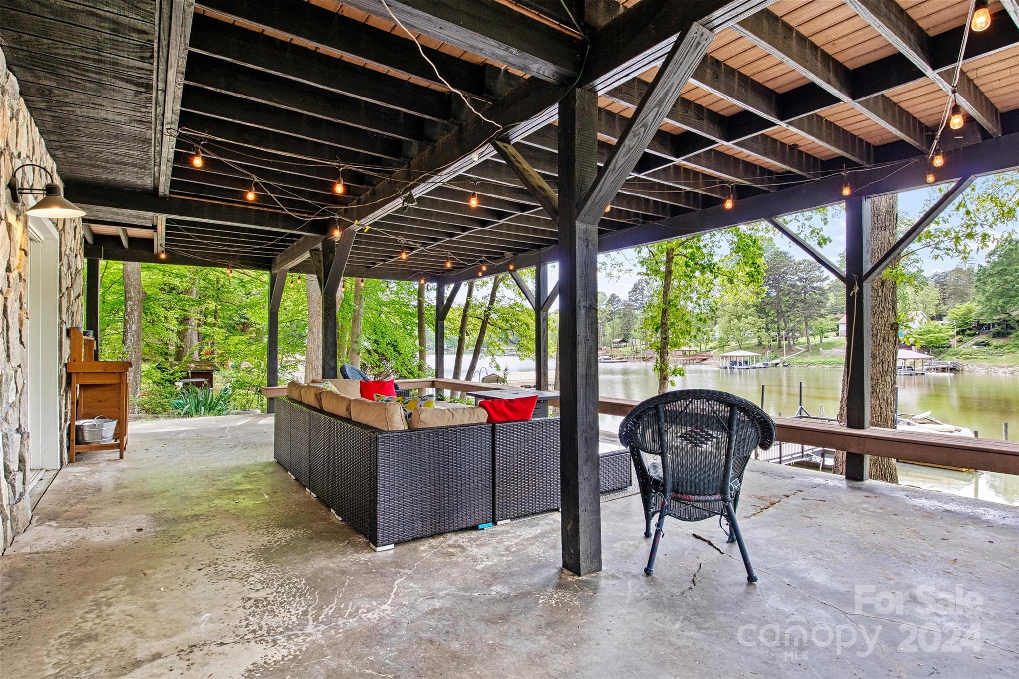 6892 Shade Tree Lane
