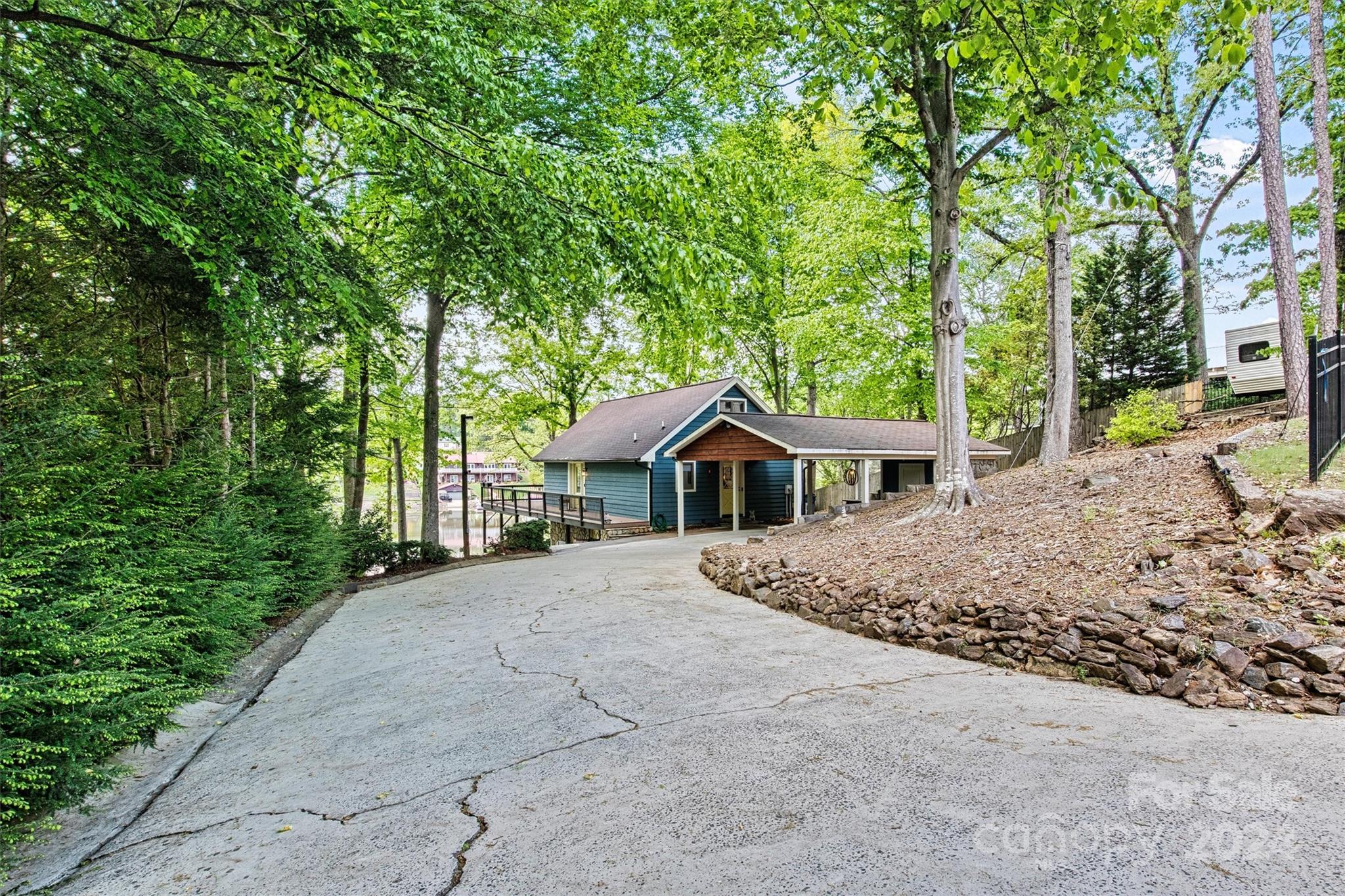 6892 Shade Tree Lane