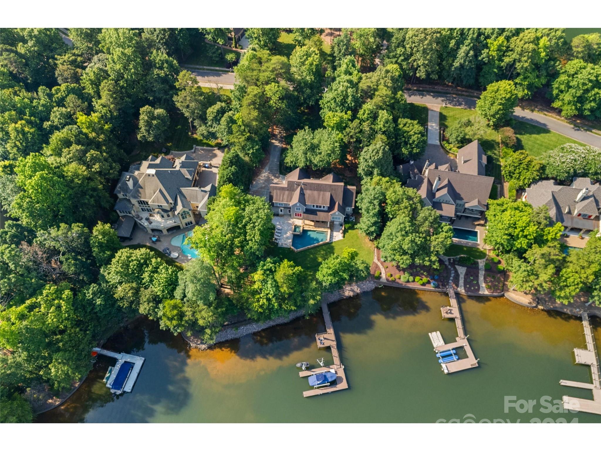 144 Heathland Lane